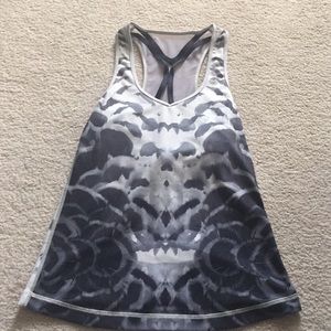 Lululemon tank
